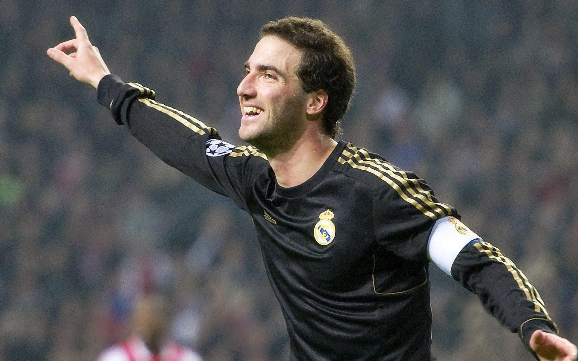 巅峰对决！扣篮大赛新星闪耀，创意与力量引爆全场