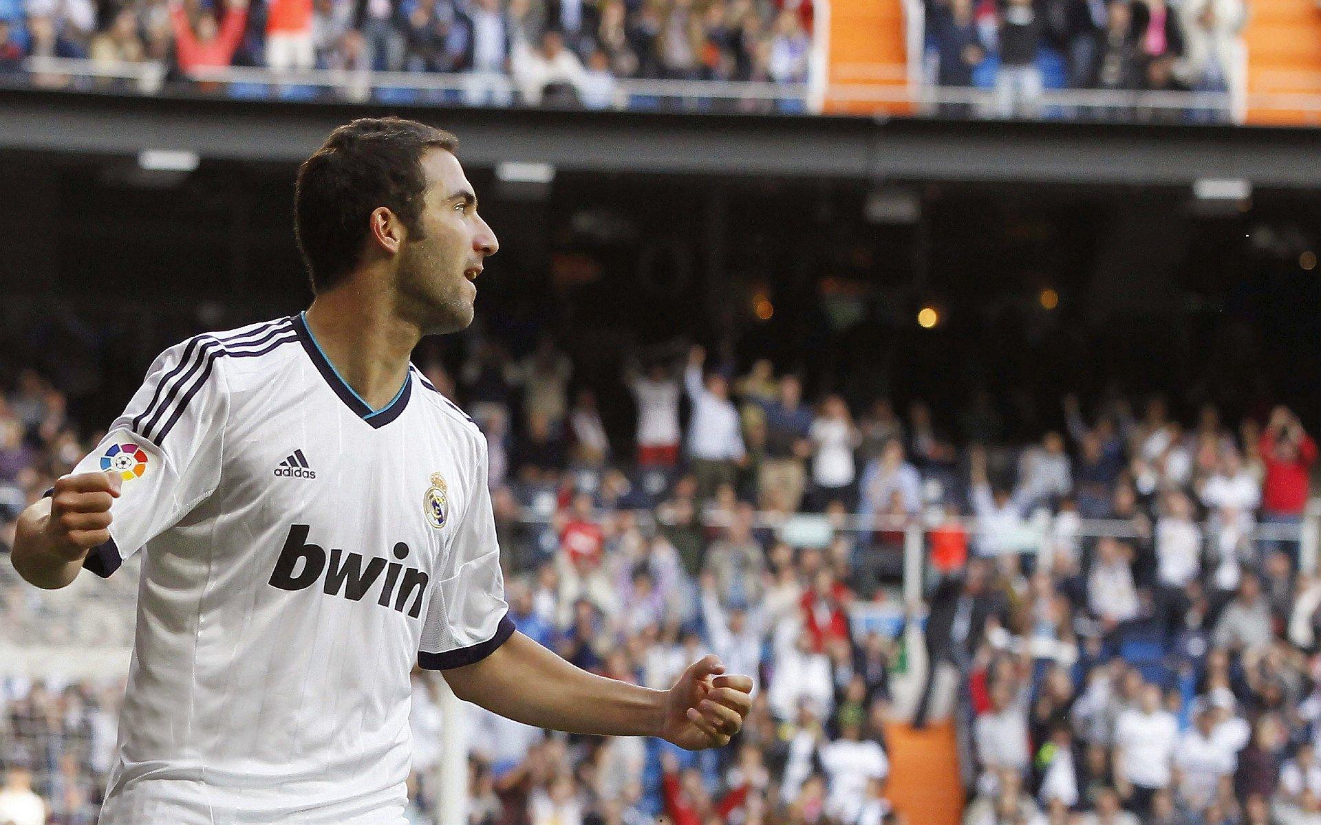 全国田径锦标赛接力赛激战正酣 新锐组合力压老牌强队夺冠